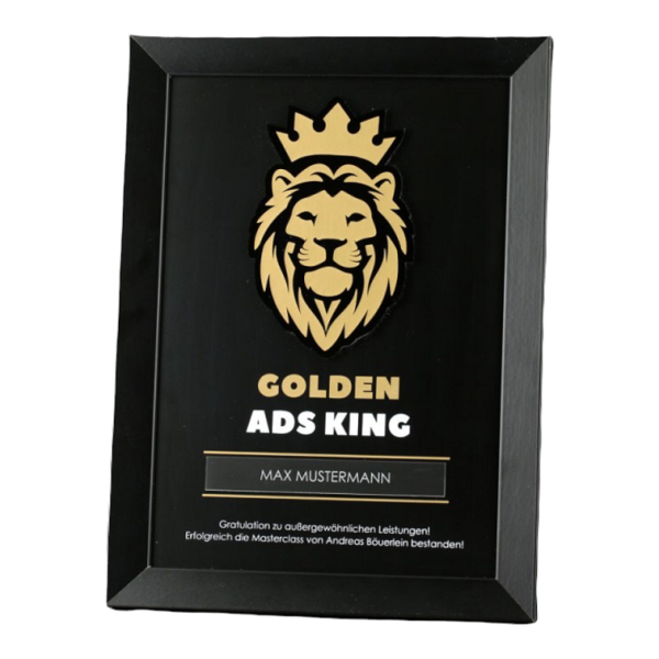 De Golden Ads King Award hout op maat gemaakt